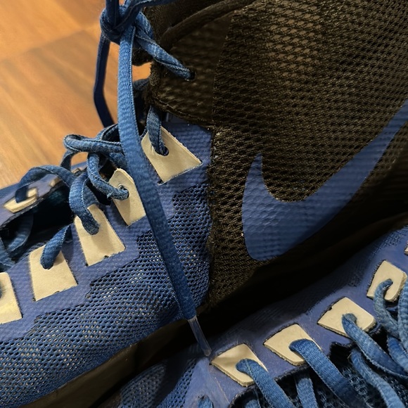 Men’s Nike Basketball Shoes - Picture 2 of 4